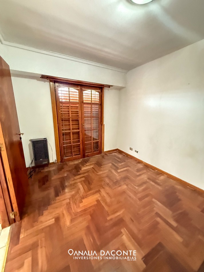 Duplex 4 amb con garage y jardin en Los Pinares