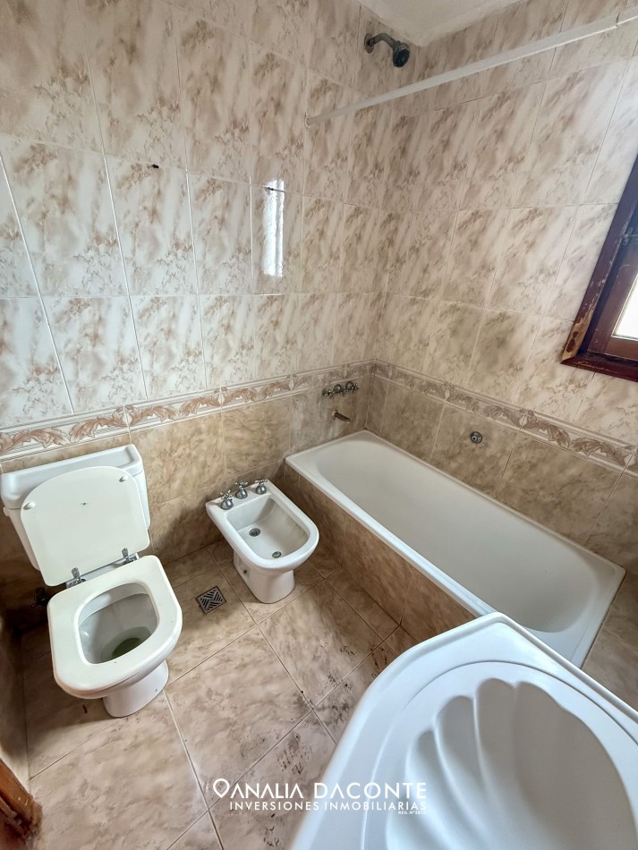 Duplex 4 amb con garage y jardin en Los Pinares