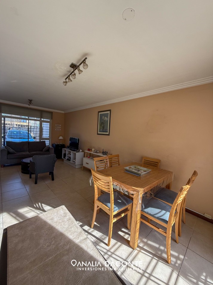 Duplex 4 amb con jardin en Parque Luro