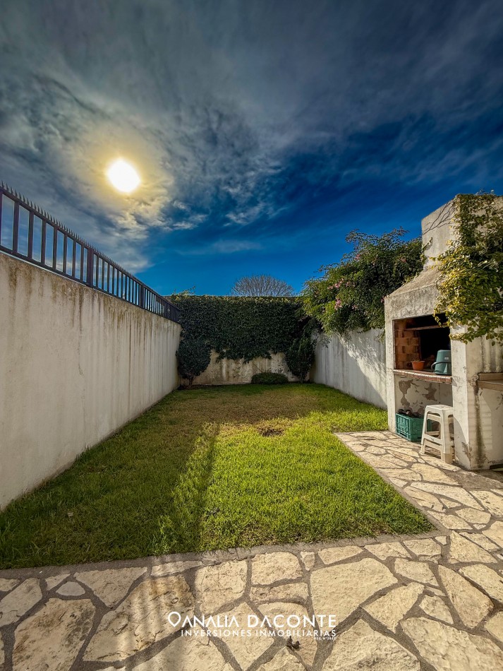 Duplex 4 amb con jardin en Parque Luro