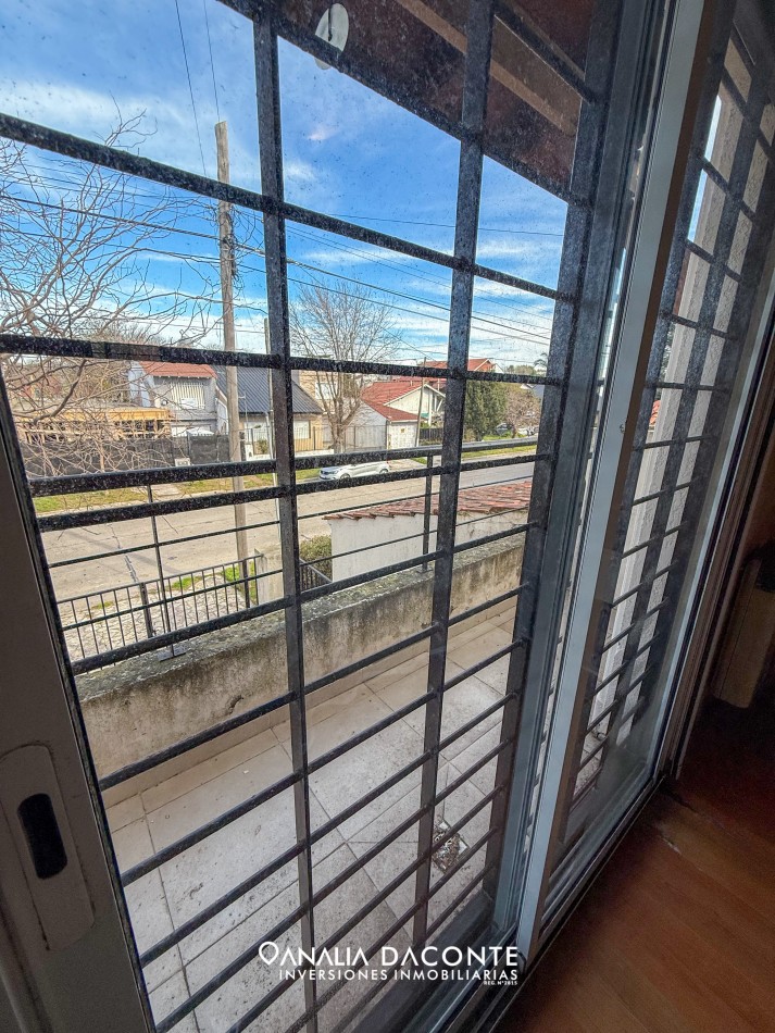 Duplex 4 amb con jardin en Parque Luro