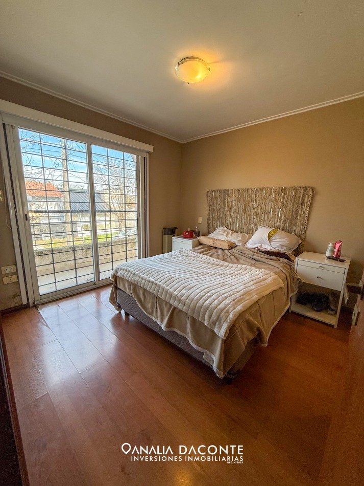 Duplex 4 amb con jardin en Parque Luro