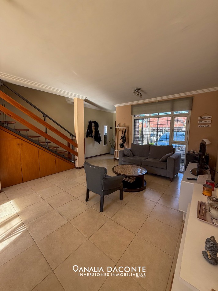 Duplex 4 amb con jardin en Parque Luro