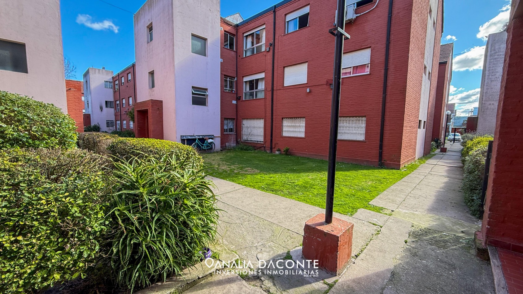 Hermoso depto 2 amb en complejo, barrio Los Pinares