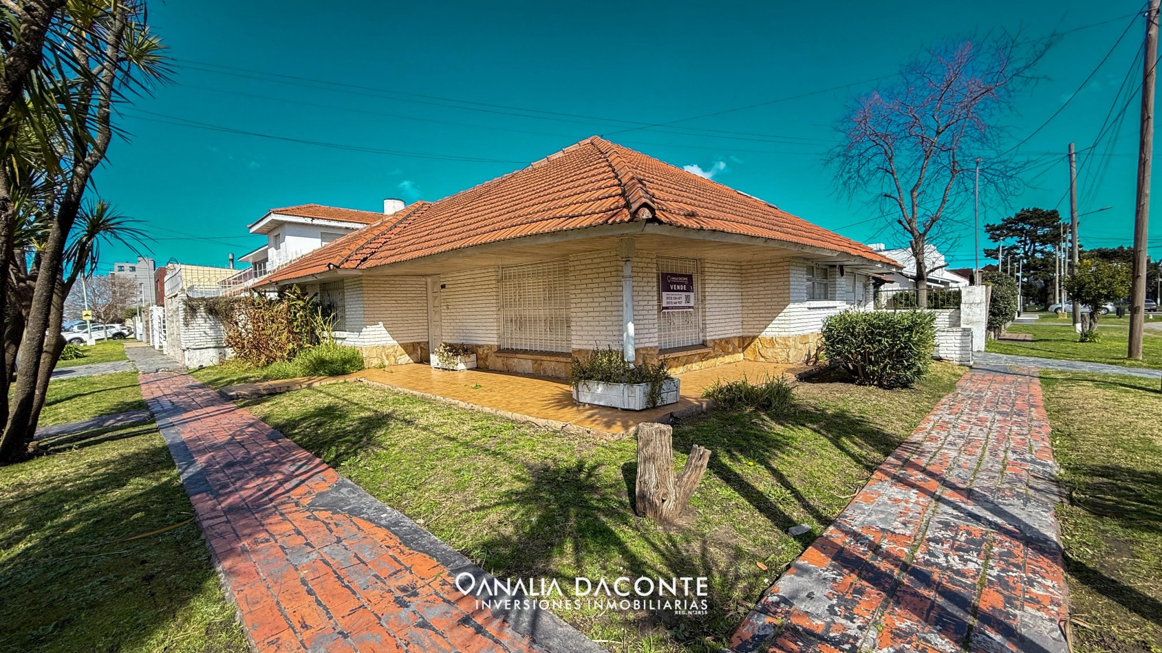 Imperdible chalet 4 amb con garage y piscina,  en lo mejor del barrio Constitucion
