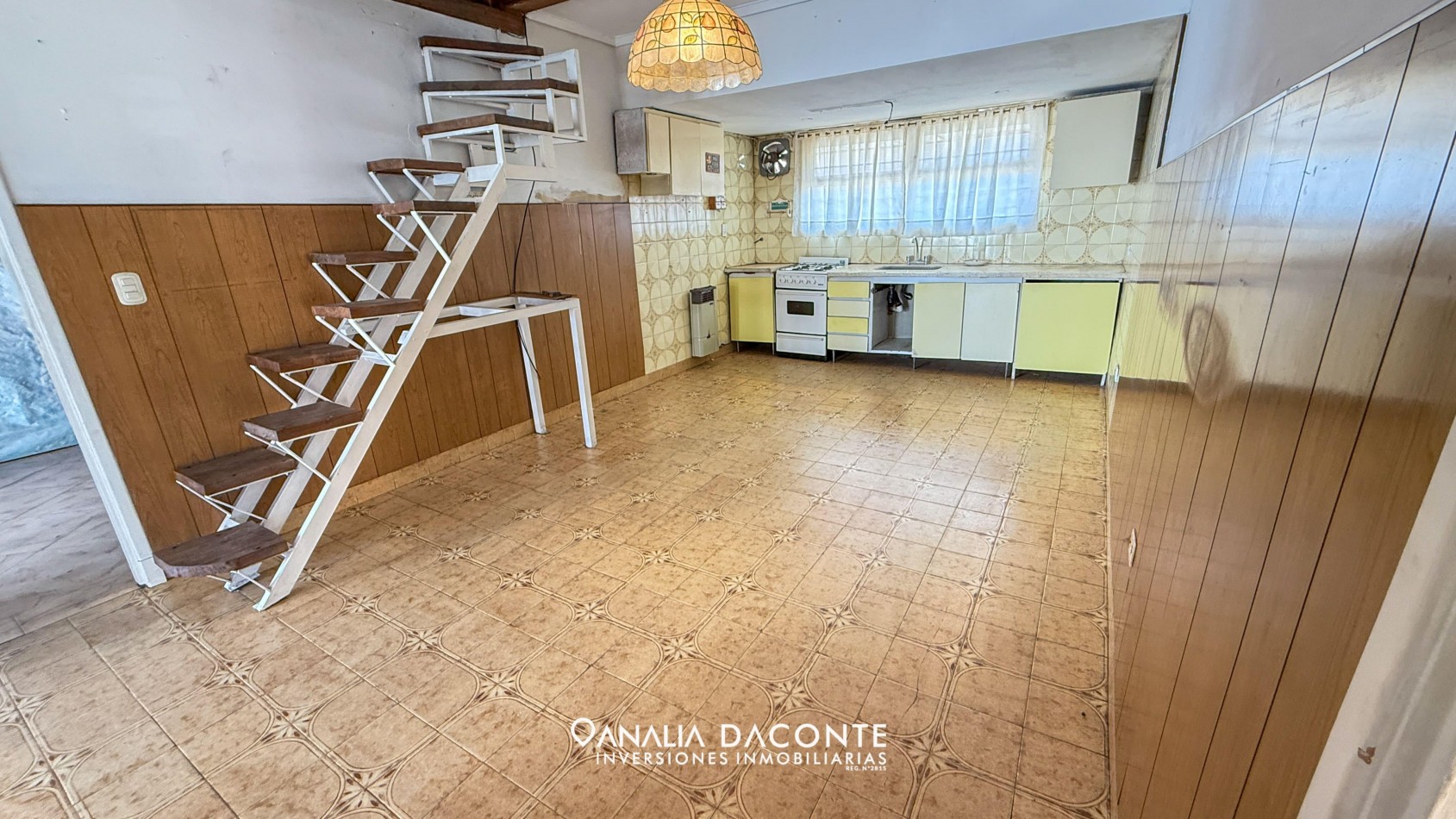 Imperdible chalet 4 amb con garage y piscina,  en lo mejor del barrio Constitucion