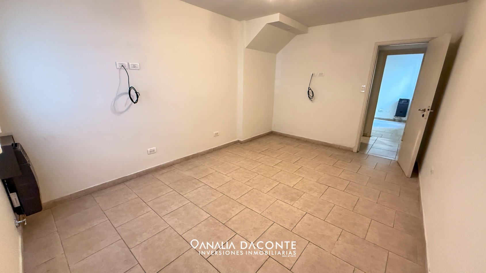 PH 2 ambientes al frente con patio y garage en barrio Don Bosco