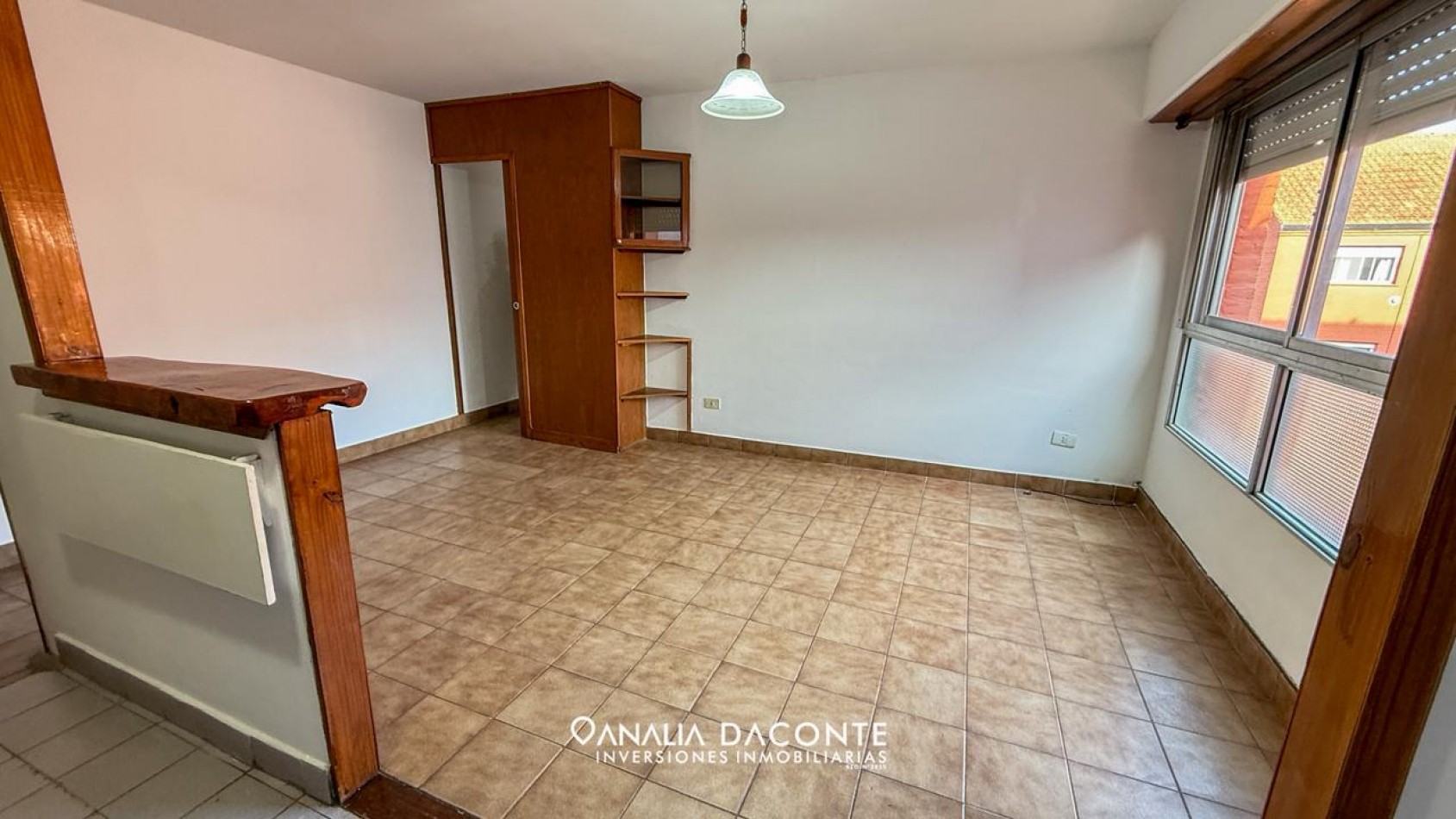 Comodo departamento de dos ambientes en barrio Los Pinares