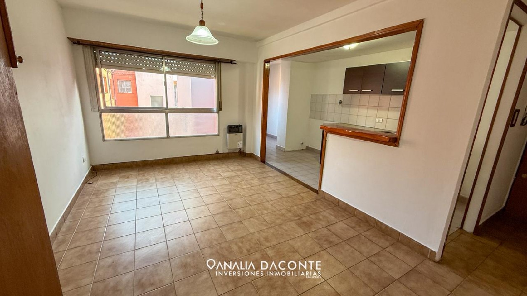 Comodo departamento de dos ambientes en barrio Los Pinares
