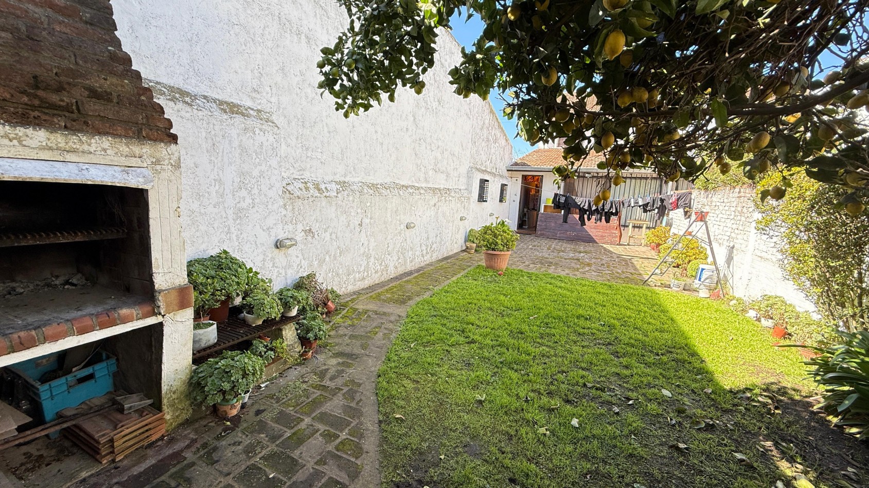 DUPLEX 3 AMBIENTES CON PARQUE Y QUINCHO EN SAN JERONIMO