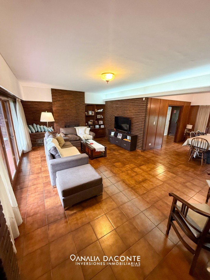 GRAN CHALET 5 AMB EN ALBERTI AL 4000