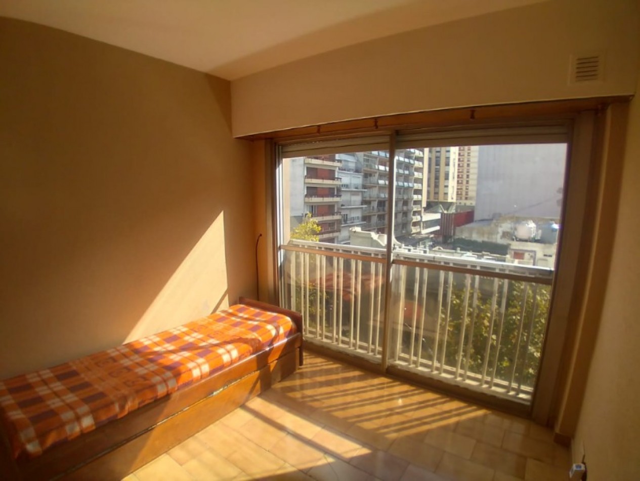 RESERVADO!! DEPARTAMENTO 2 AMB A LA CALLE EN PLENO CENTRO