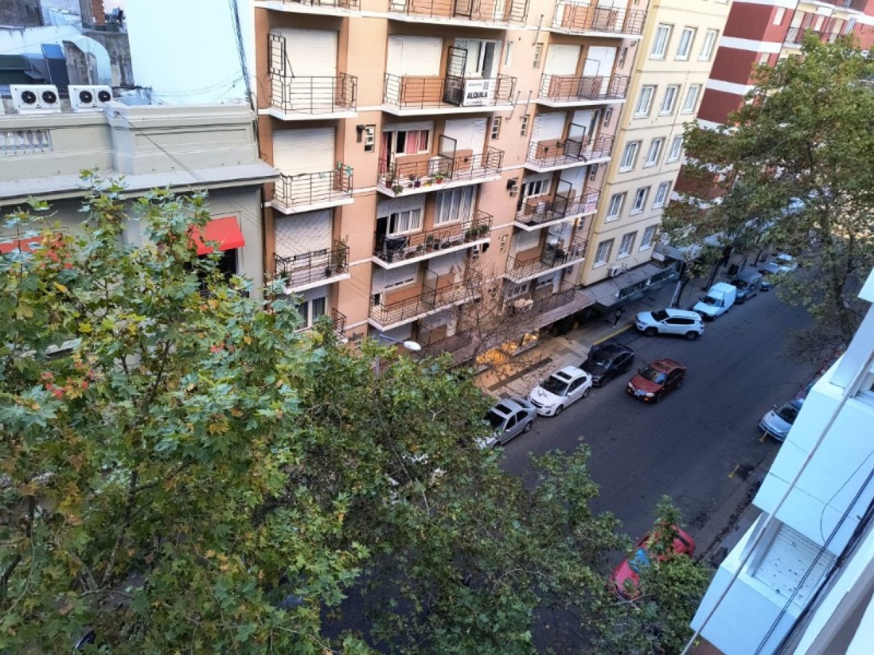 RESERVADO!! DEPARTAMENTO 2 AMB A LA CALLE EN PLENO CENTRO