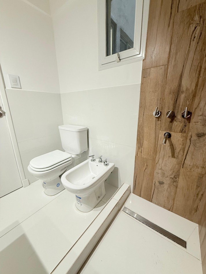 DEPTO 2 amb centrico con balcon reciclado y equipado a nuevo! 