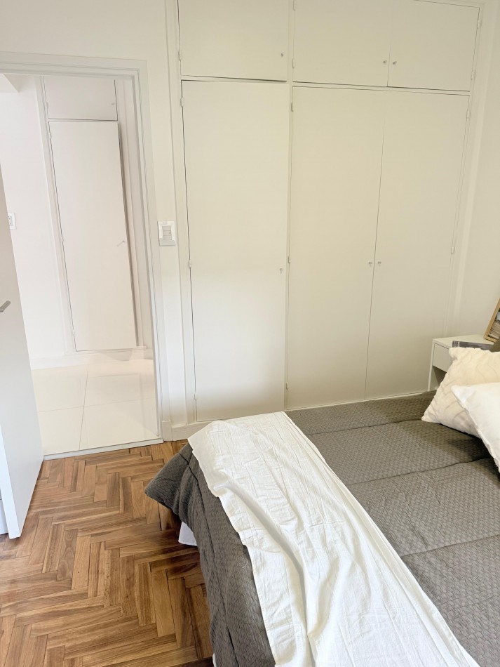 DEPTO 2 amb centrico con balcon reciclado y equipado a nuevo! 