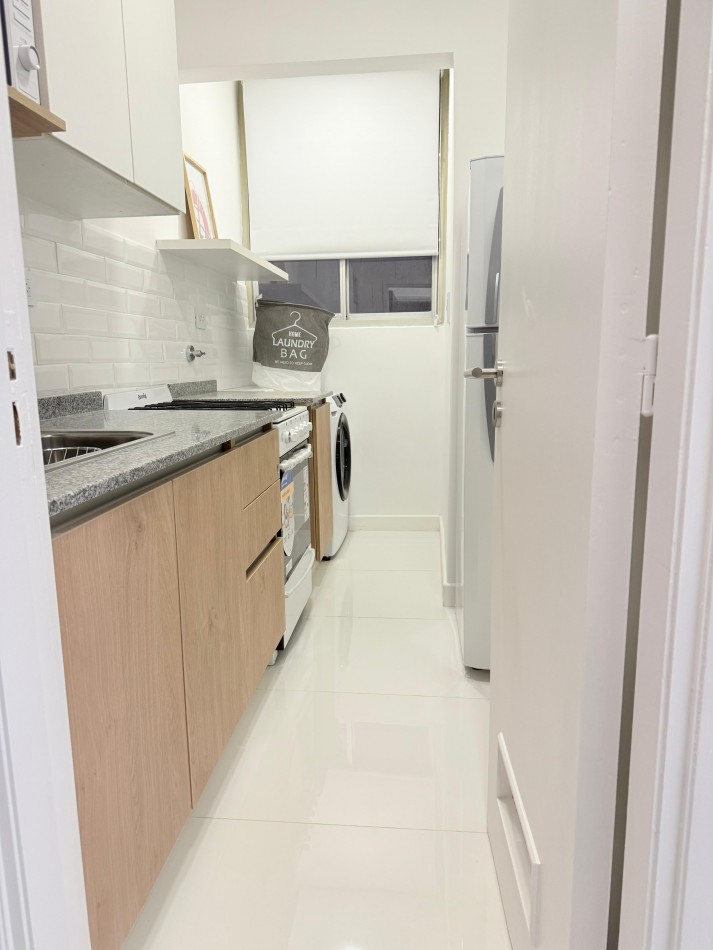 DEPTO 2 amb centrico con balcon reciclado y equipado a nuevo! 