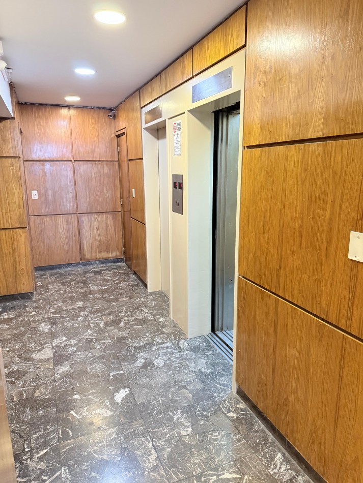 DEPTO 2 amb centrico con balcon reciclado y equipado a nuevo! 