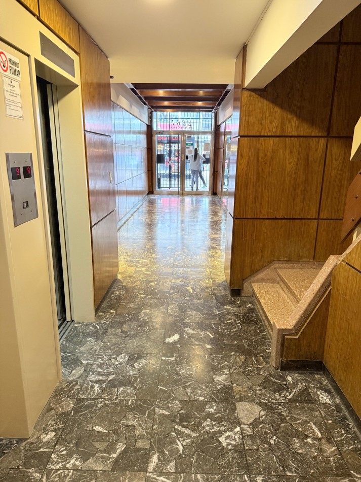 DEPTO 2 amb centrico con balcon reciclado y equipado a nuevo! 