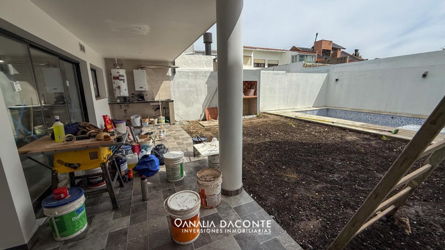 CASA ADOSADA 4 AMB CON PARQUE Y PISCINA. SAN JERONIMO