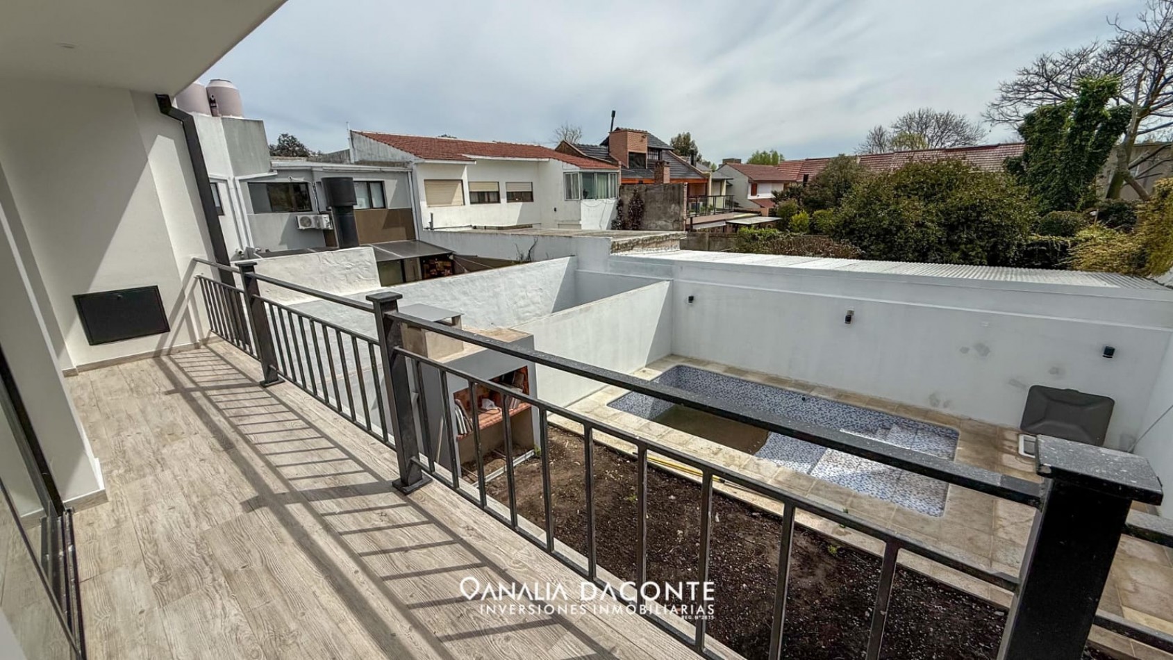 CASA ADOSADA 4 AMB CON PARQUE Y PISCINA. SAN JERONIMO