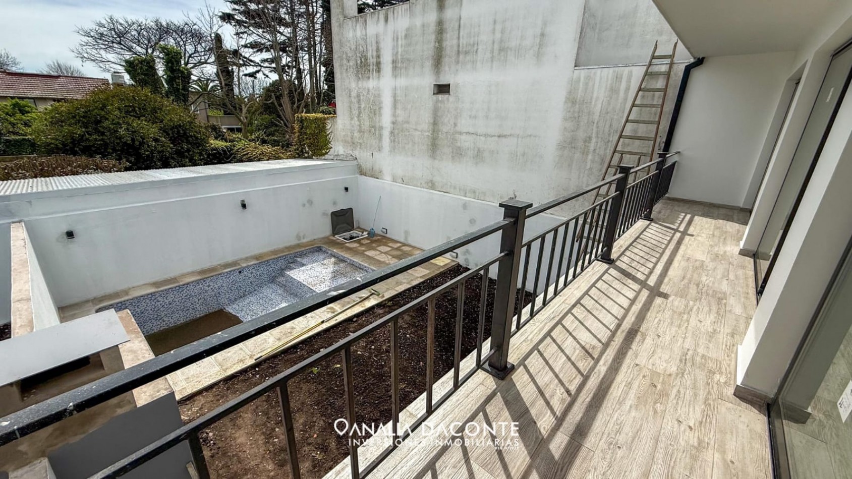 CASA ADOSADA 4 AMB CON PARQUE Y PISCINA. SAN JERONIMO
