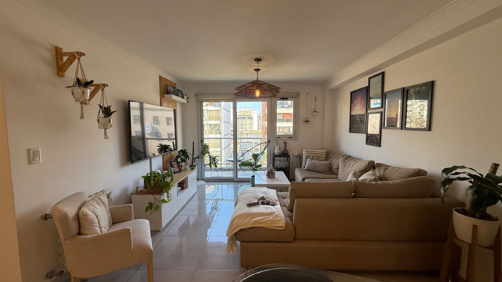 IMPORTANTE PISO 3 AMB CON DOS COCHERAS EN LA PERLA! AV. LIBERTAD 3200