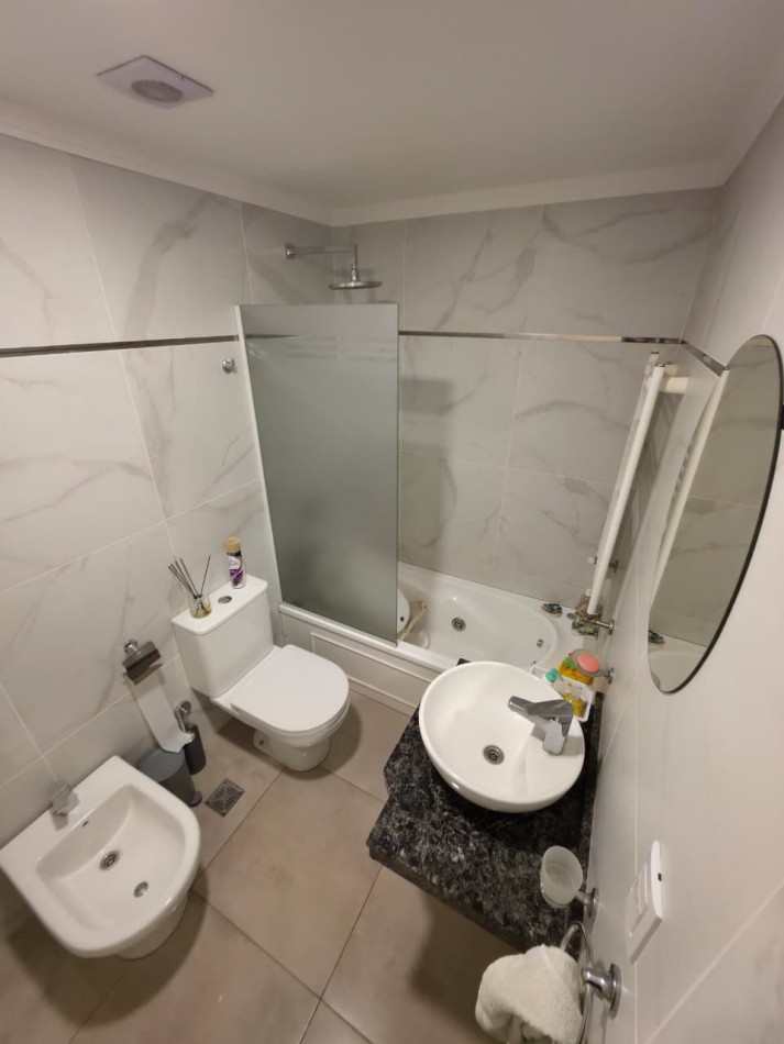 IMPORTANTE PISO 3 AMB CON DOS COCHERAS EN LA PERLA! AV. LIBERTAD 3200