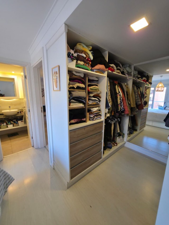 IMPORTANTE PISO 3 AMB CON DOS COCHERAS EN LA PERLA! AV. LIBERTAD 3200