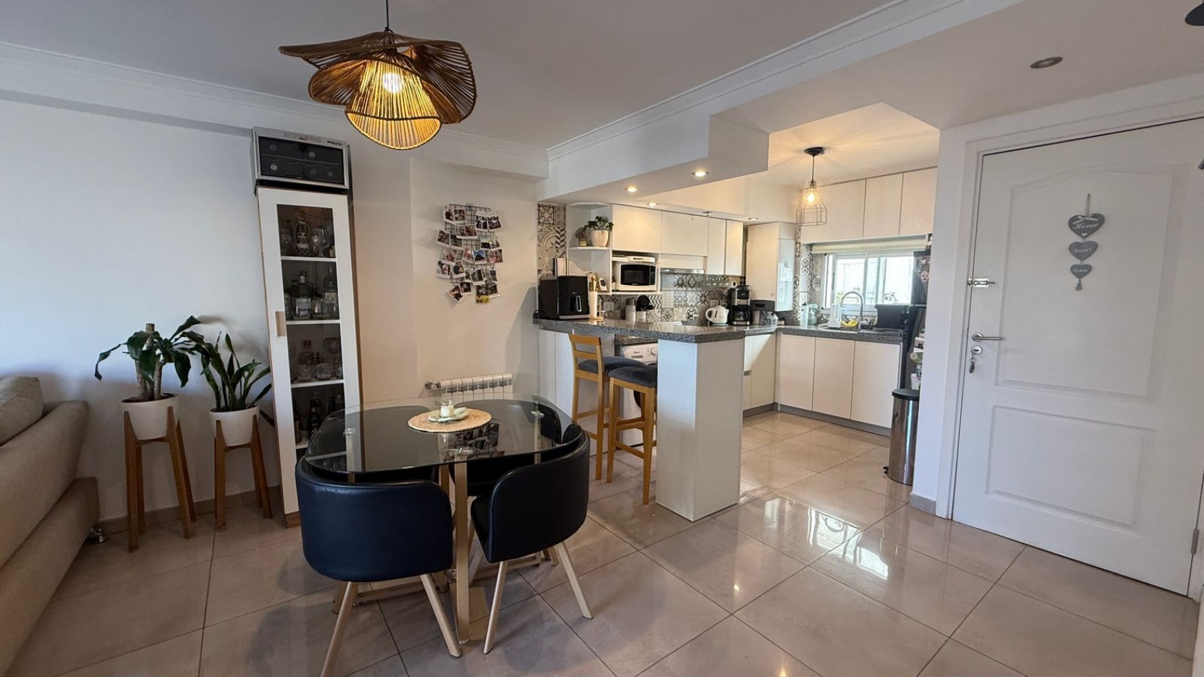 IMPORTANTE PISO 3 AMB CON DOS COCHERAS EN LA PERLA! AV. LIBERTAD 3200