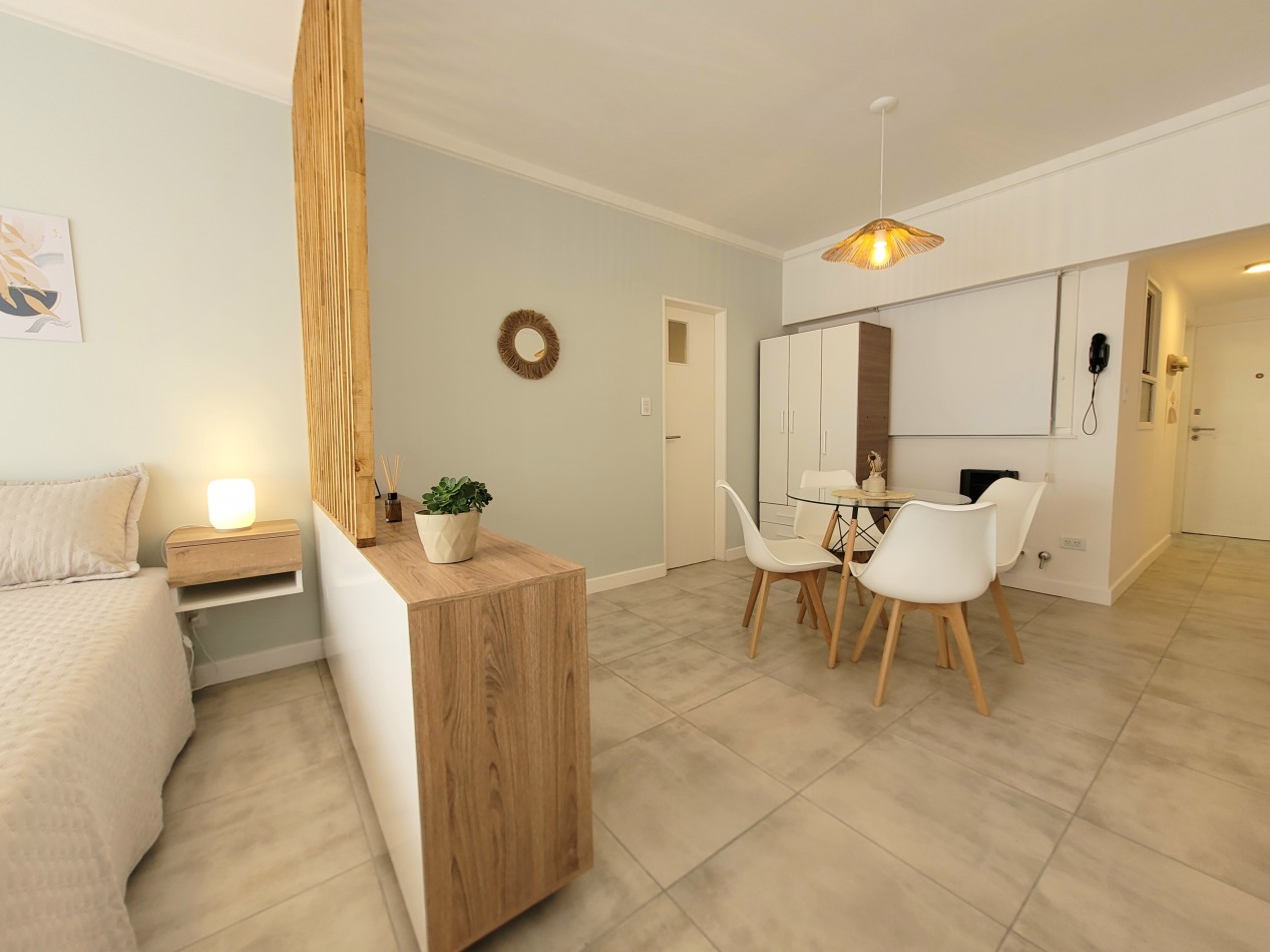 RESERVADO!! Departamento de 1 Ambiente a la calle con balcon frances en edificio MARAL