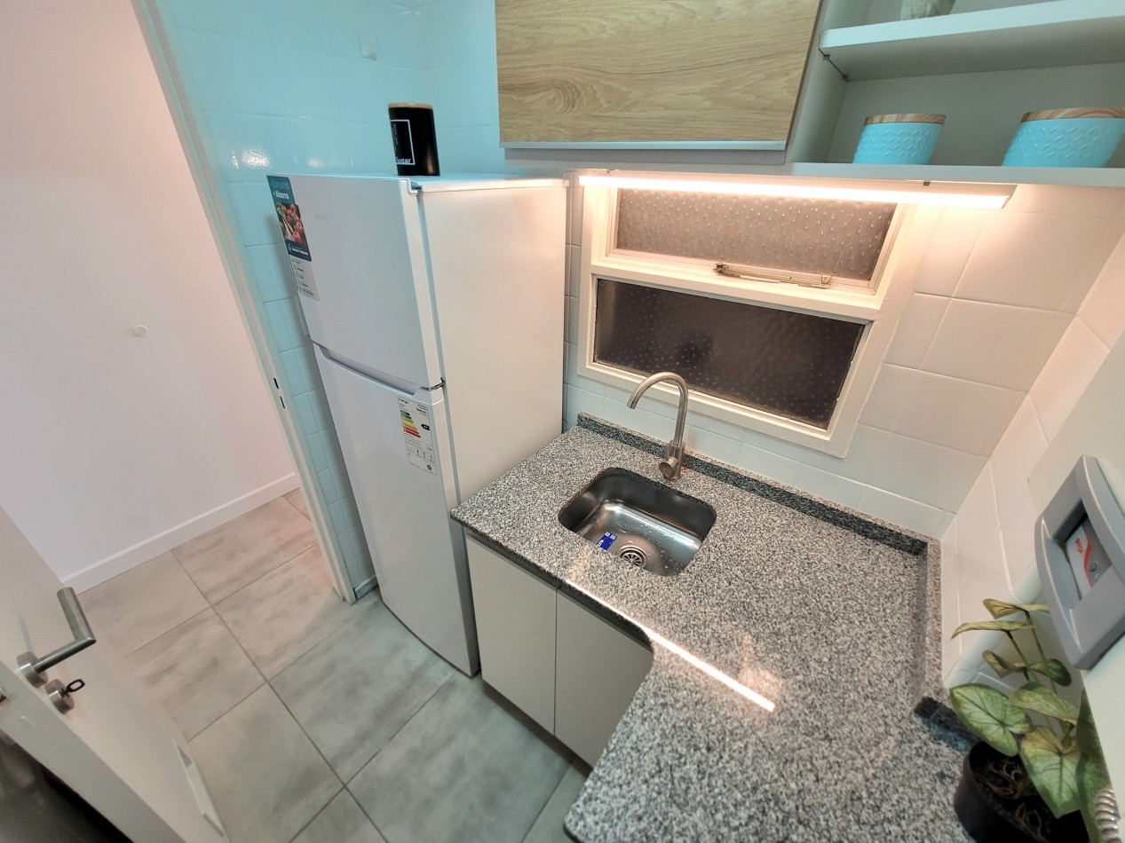 RESERVADO!! Departamento de 1 Ambiente a la calle con balcon frances en edificio MARAL