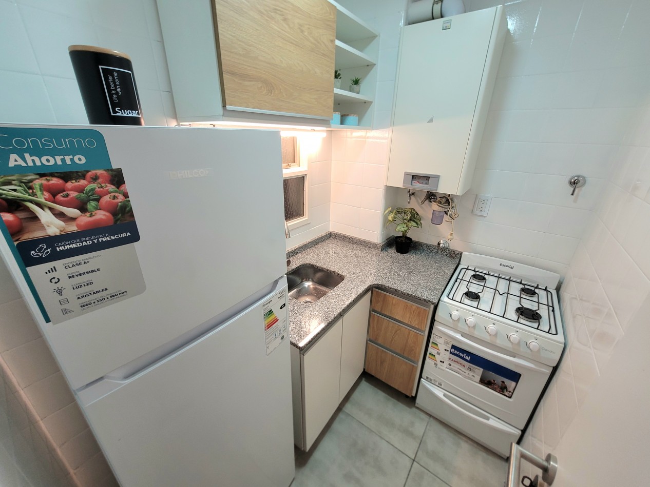 RESERVADO!! Departamento de 1 Ambiente a la calle con balcon frances en edificio MARAL