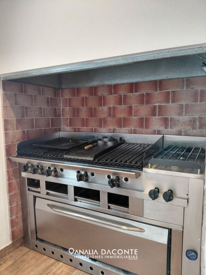 IMPORTANTE PISO 3 AMB CON DOS COCHERAS EN LA PERLA! AV. LIBERTAD 3200