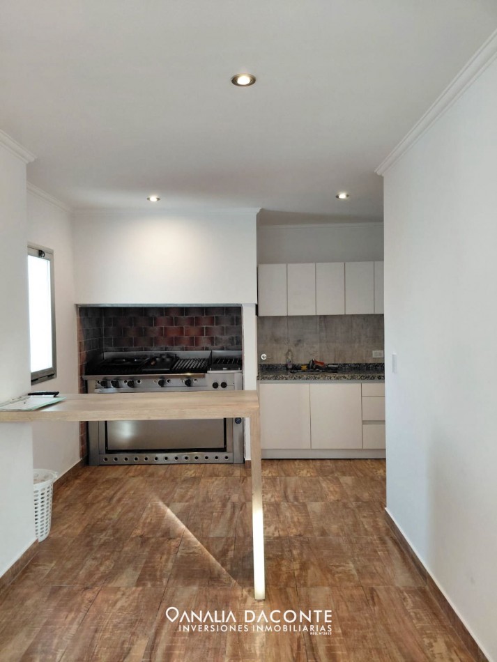 IMPORTANTE PISO 3 AMB CON DOS COCHERAS EN LA PERLA! AV. LIBERTAD 3200