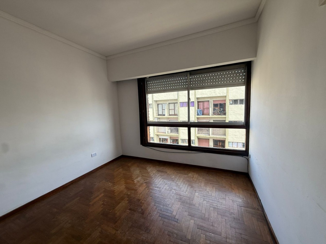 EXCELENTE DEPTO 3 AMB A LA CALLE CON BALCON. CATAMARCA 1800