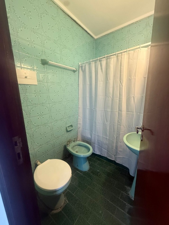 EXCELENTE DEPTO 3 AMB A LA CALLE CON BALCON. CATAMARCA 1800