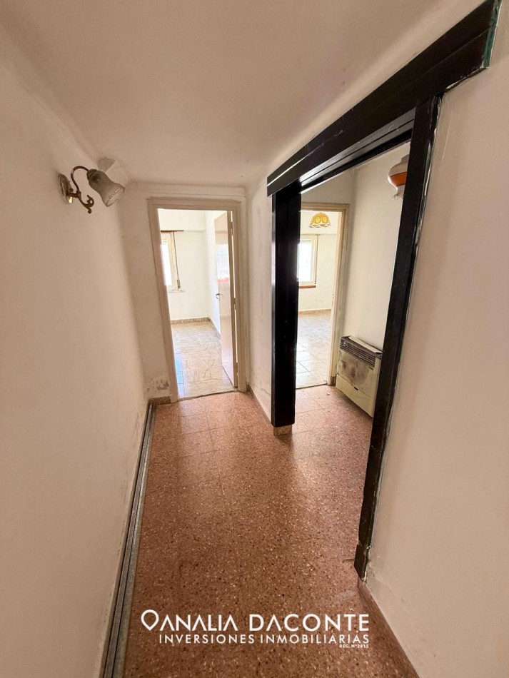 CHALET 4 AMB APTO CREDITO, CON QUINCHO A RECICLAR SOBRE LOTE PROPIO! PARQUE LURO