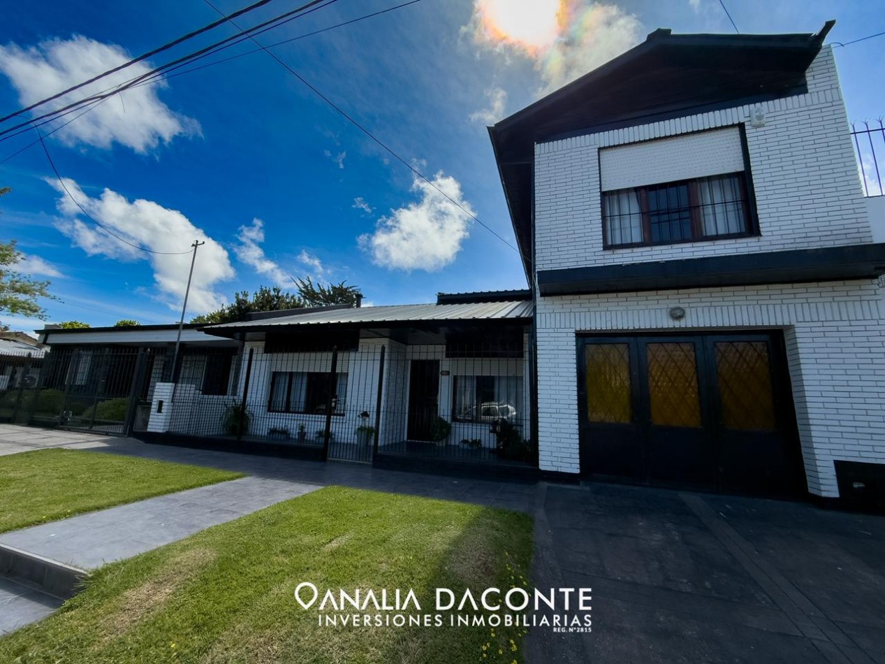 CHALET 4 AMB EN LOS PINARES! CON PARQUE, GARAGE Y QUINCHO! APTO CREDITO