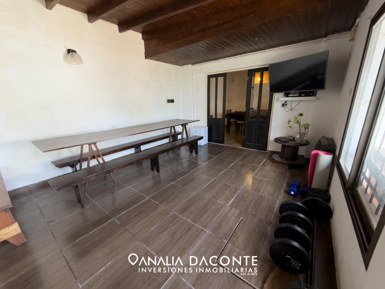 CHALET 4 AMB EN LOS PINARES! CON PARQUE, GARAGE Y QUINCHO! APTO CREDITO