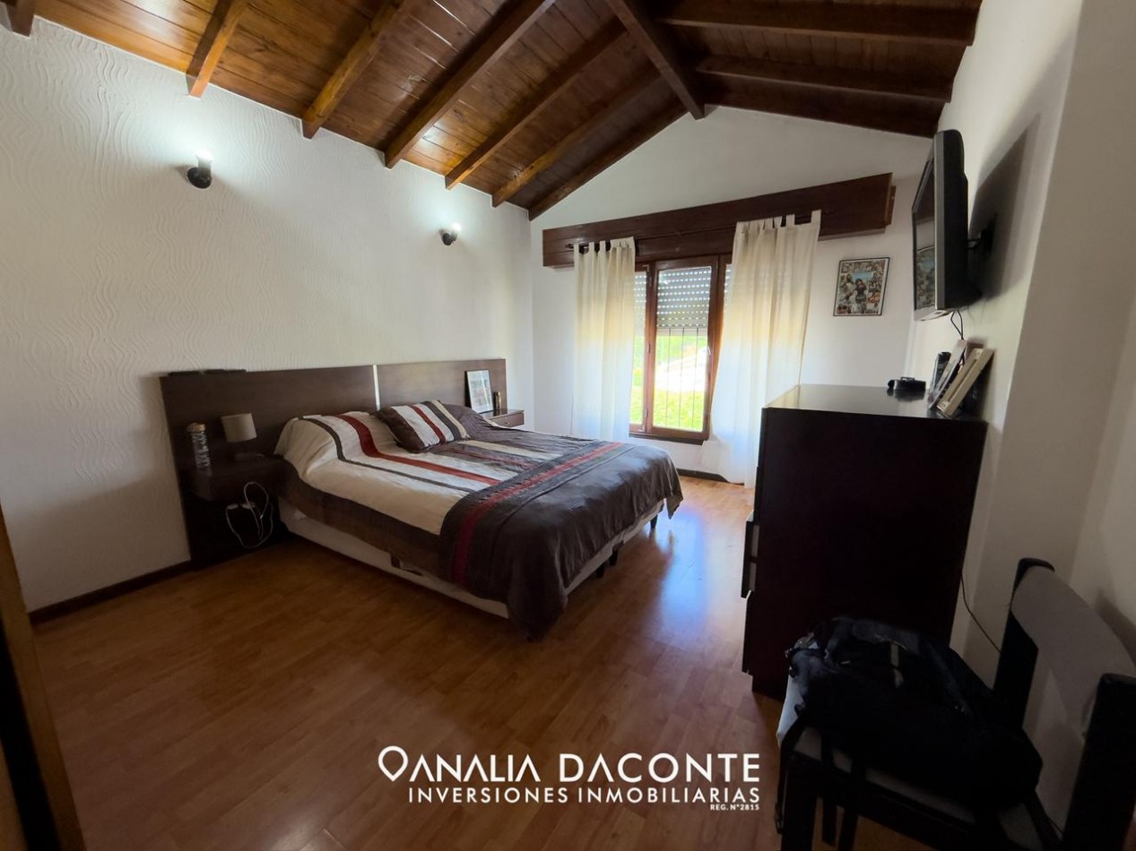 CHALET 4 AMB EN LOS PINARES! CON PARQUE, GARAGE Y QUINCHO! APTO CREDITO