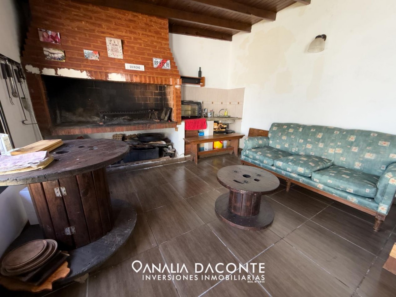 CHALET 4 AMB EN LOS PINARES! CON PARQUE, GARAGE Y QUINCHO! APTO CREDITO