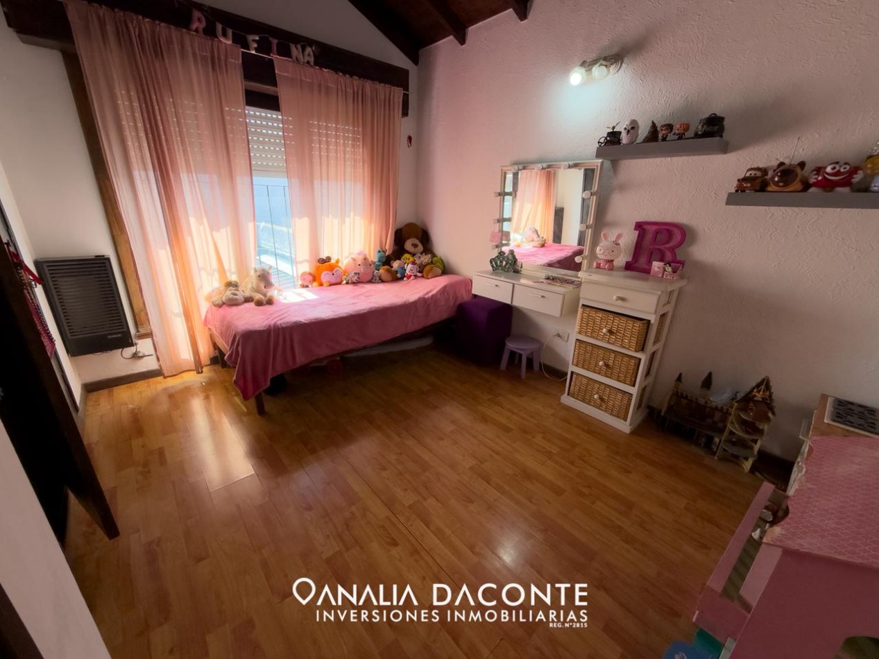 CHALET 4 AMB EN LOS PINARES! CON PARQUE, GARAGE Y QUINCHO! APTO CREDITO