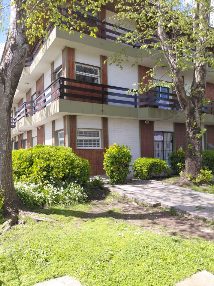 VENDIDO!!Depto 3 amb a la calle en Constitucion con espacio de estacionamiento!