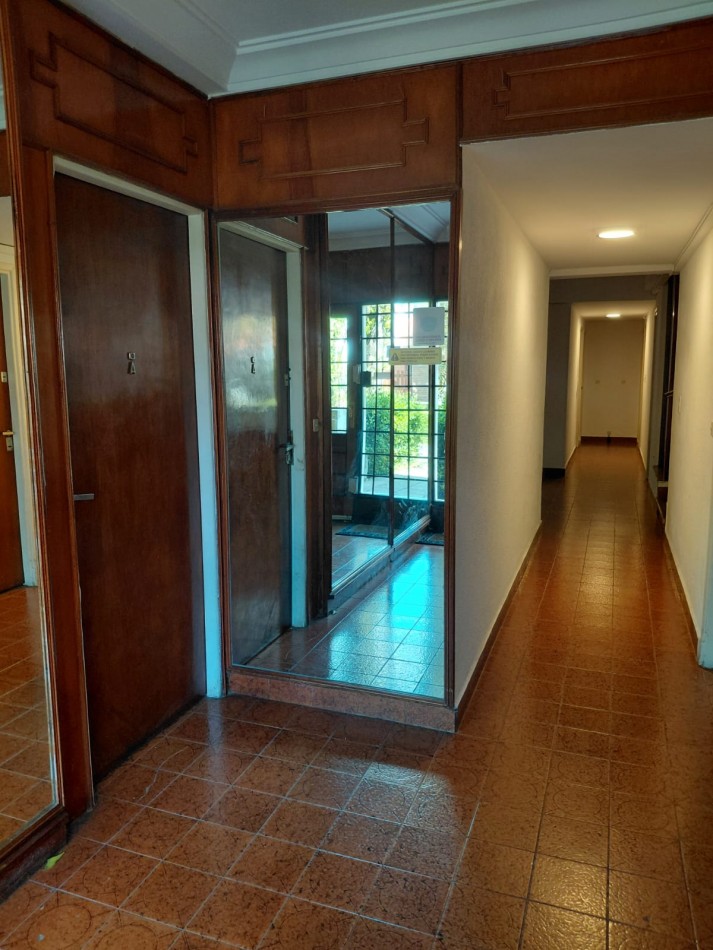 VENDIDO!!Depto 3 amb a la calle en Constitucion con espacio de estacionamiento!