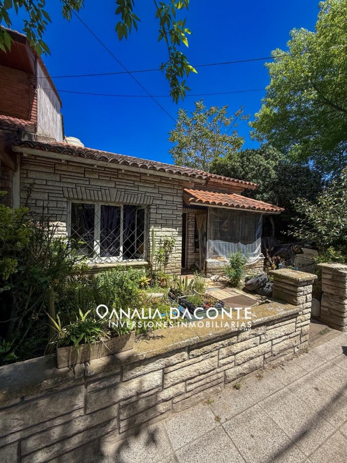 CASA 3 AMB SOBRE LOTE PROPIO A RECICLAR! BARRIO CAISAMAR