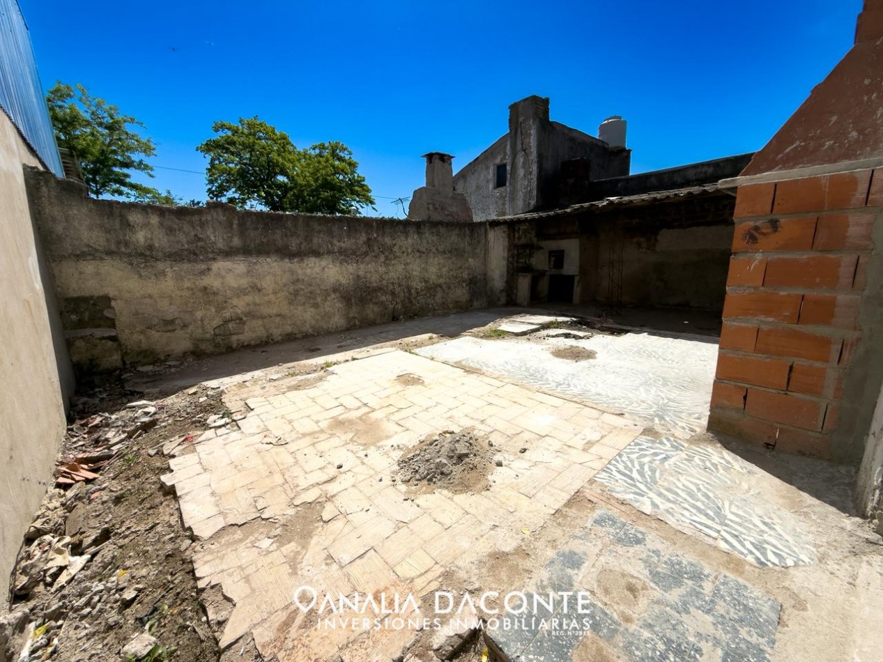 EXCELENTE GALPON  DE 300M2 A PASOS DE AV. CHAMPAGNAT!