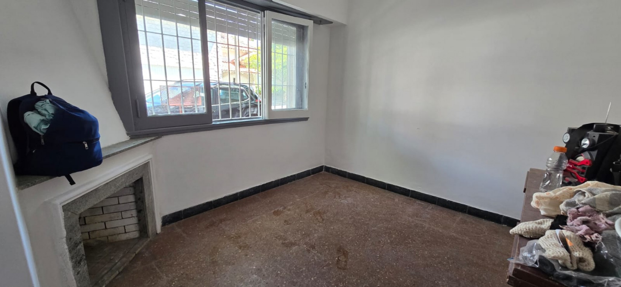 DEPTO 4 AMB, EN ALQUILER VIVIENDA O APTO PROFESIONAL! ZONA ALDREY!