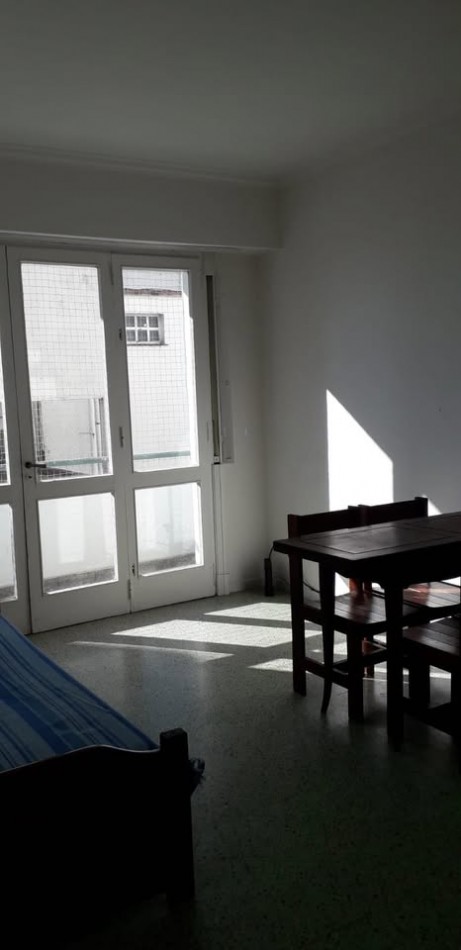 HERMOSO Y AMPLIO DEPTO 2 AMB SOBRE AV. COLON AL 1500!