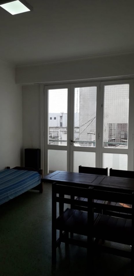 HERMOSO Y AMPLIO DEPTO 2 AMB SOBRE AV. COLON AL 1500!