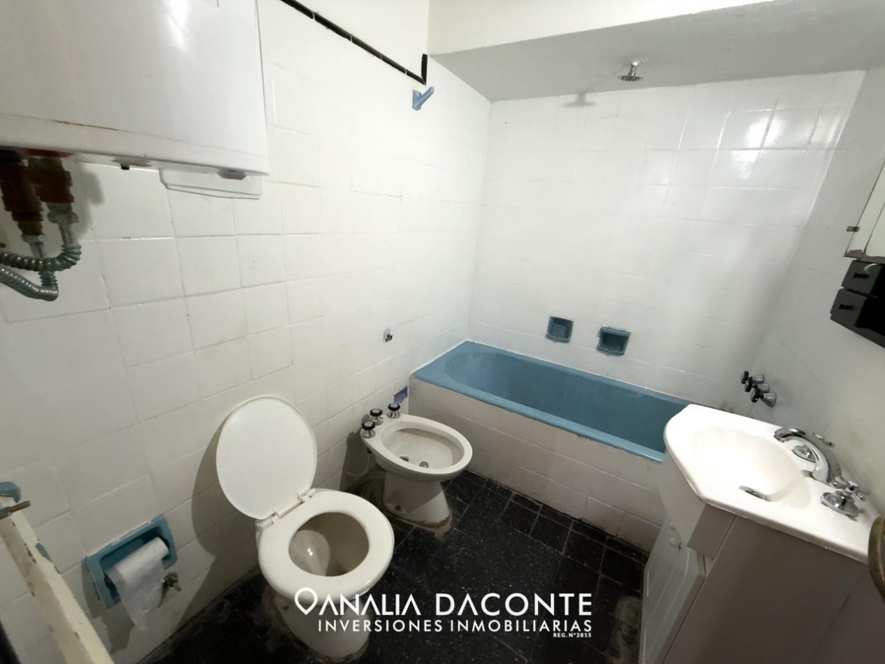 DEPTO 4 AMB, EN ALQUILER VIVIENDA O APTO PROFESIONAL! ZONA ALDREY!